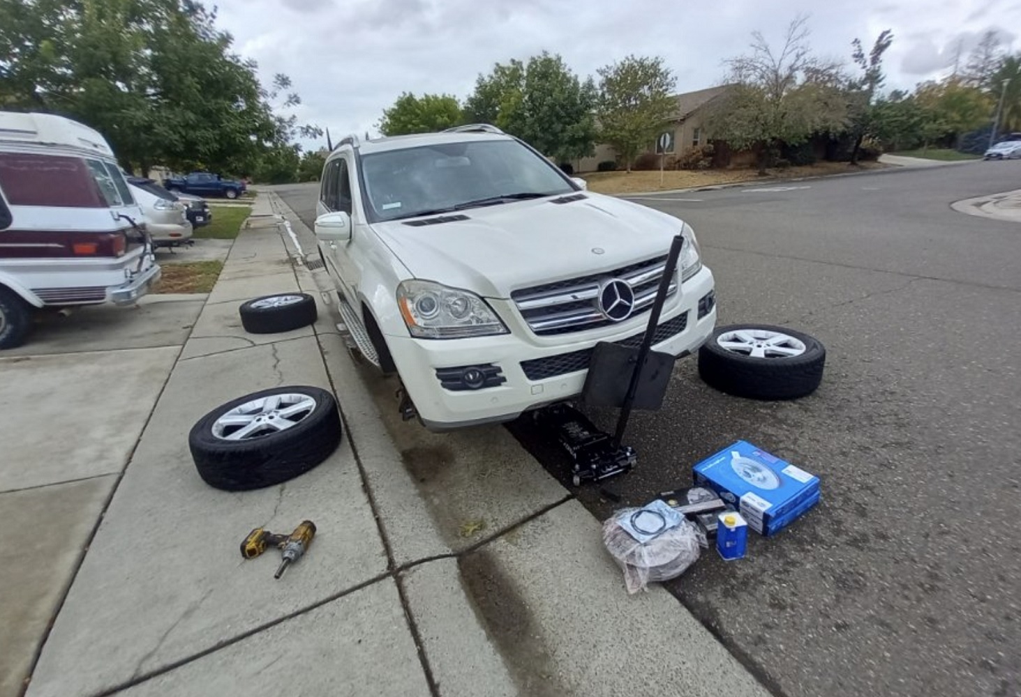 an image of Colorado Springs roadside mechanic.